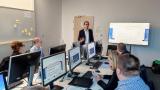 Prowadzący szkolenie wraz z kadrą z PW