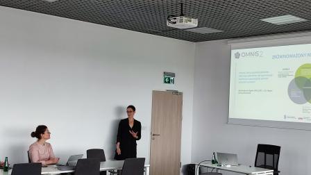 Dr inż. Anna Rolewicz-Kalińska i jedna z uczestniczek szkolenia